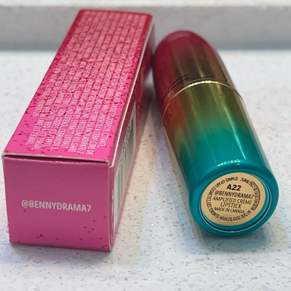 MAC ~ ‘@BENNYDRAMA7’ ~ Amplified Creme Lipstick ~ Full Size  ~ LE ~ FS ~ BNIB - Picture 7 of 16